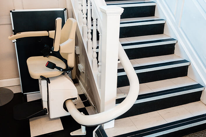 Kurventreppenlifte sind nicht für Rollstuhlfahrer geeignet