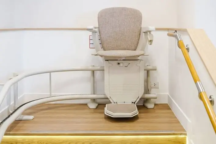 Treppenlift Preise für Kurventreppen in Schleching – Bayern