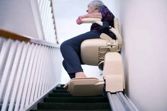 Neuer gerader Treppenlift in Garching an der Alz – Bayern mit moderner Technik